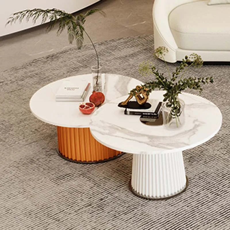 Canapé incurvé de forme spéciale crème vent, célébrité d'internet, magasin de vêtements irrégulier pour femmes, salon de beauté, zone de repos, canapé de réception