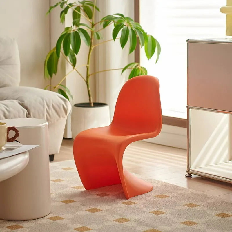 Celebrity Dining Tables and Chairs, Nordic Dining Chairs, Designers Can Stack Chairs, Backrests, Makeup Stool Trending Design