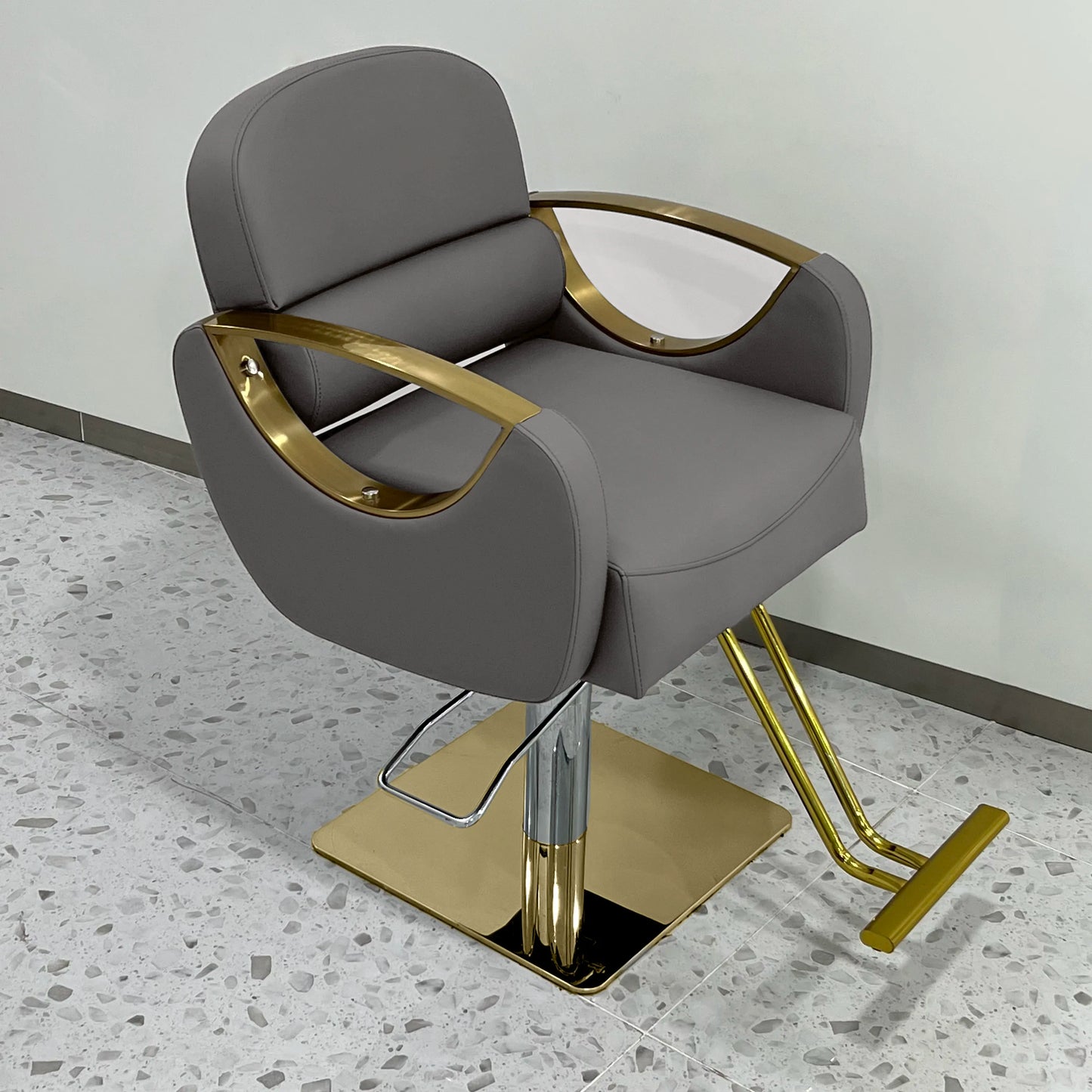 Shop Modern Barber Chair Design Nordic Luxury Chic Barber Chair Slim Style Krzesło Fryzjerskie Salon Furniture