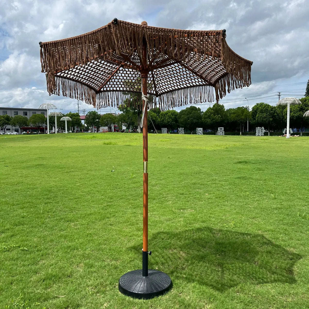 Outdoor Hollow Carved Design Mid Pole Umbrella Fabric Cut Piece Quality Sunshade Chinese Manufacturer Furniture Parasol