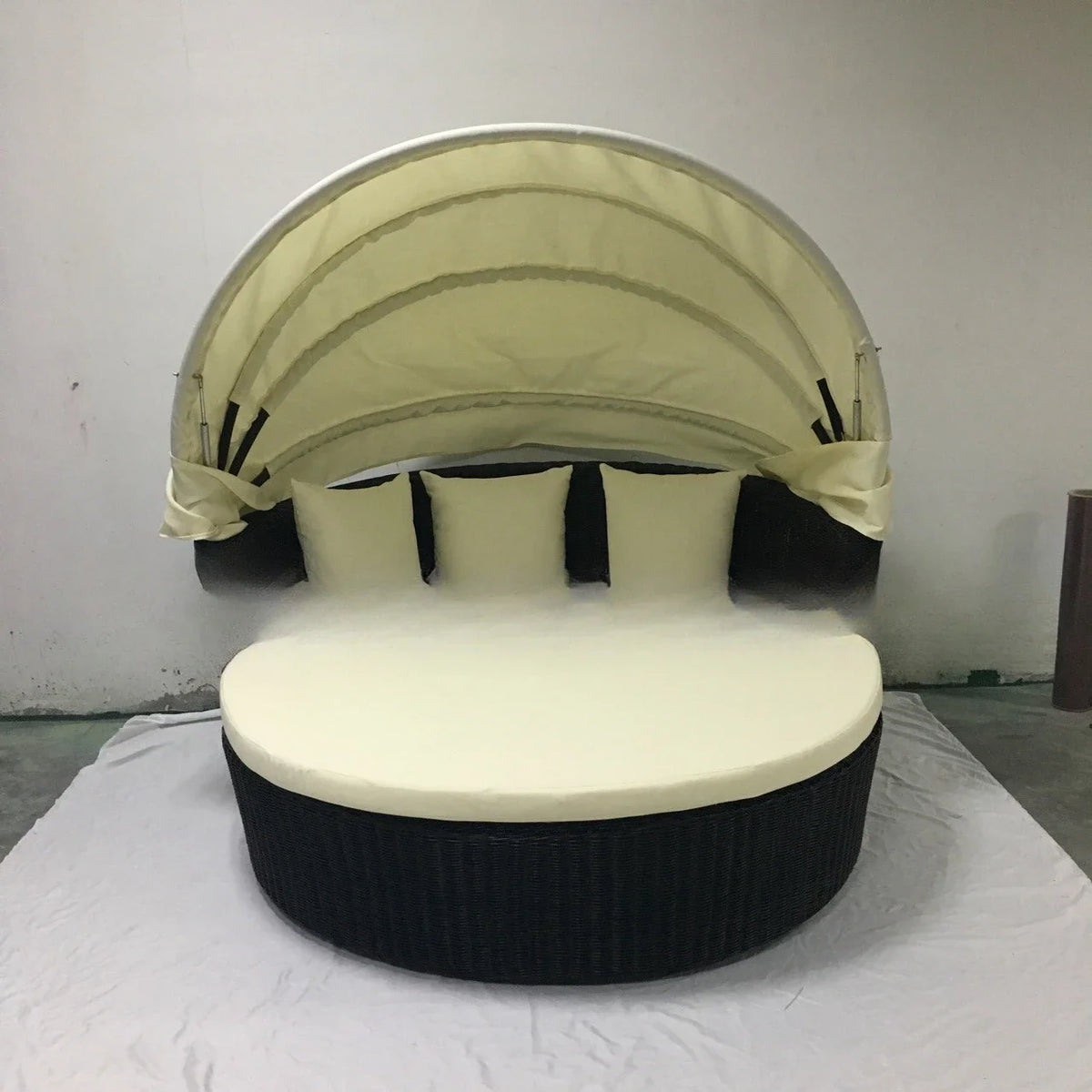 Outdoor courtyard Balcony Terrace Leisure lazy rattan sofa combination circular bed with canopy split round