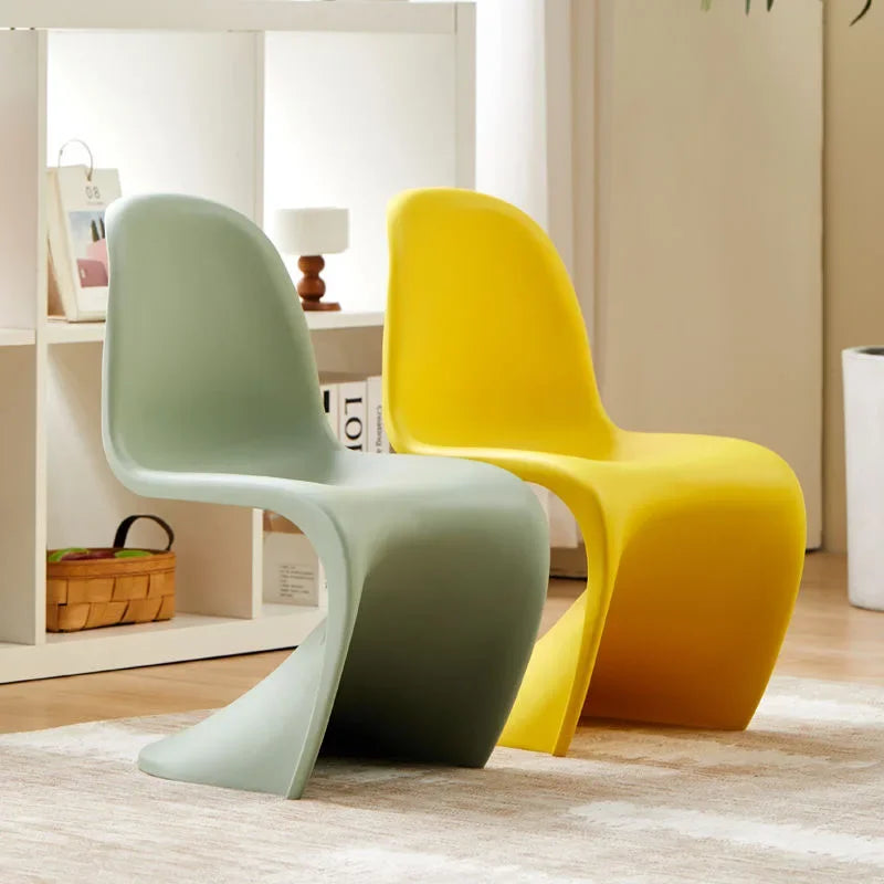 Elegant Clear Plastic Chair with Acrylic Backrest for Living Room Dining Stylish S Shaped Transparent Plastic Dining Stool