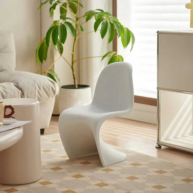 Celebrity Dining Tables and Chairs, Nordic Dining Chairs, Designers Can Stack Chairs, Backrests, Makeup Stool Trending Design