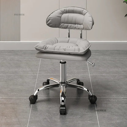 Italian Professional Barber Chairs for Beauty Salon Furniture Barber Chair Minimalist Lift Backrest Salon Chair for Hair Stylist