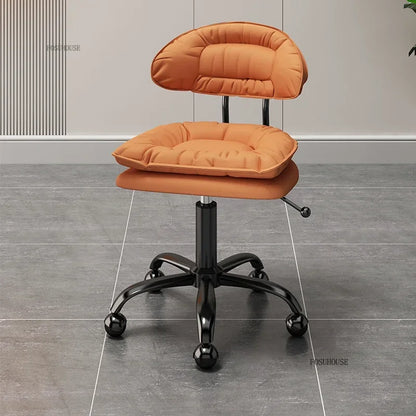 Italian Professional Barber Chairs for Beauty Salon Furniture Barber Chair Minimalist Lift Backrest Salon Chair for Hair Stylist