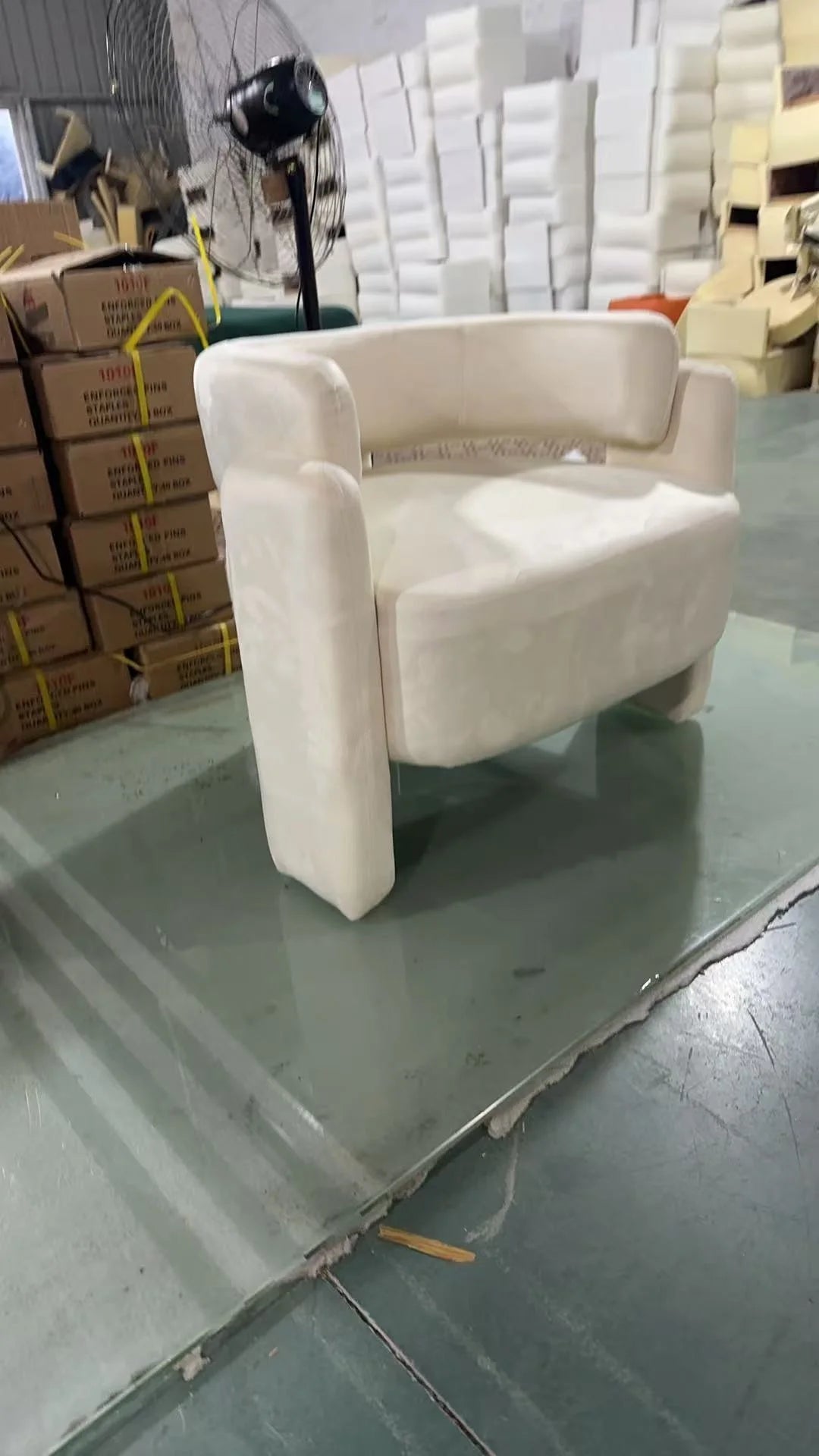 Nordic Chaise Loung Frosted Velvet Accent Chairs Curved Backrest Solid Wood Frame High Density Sponge Living Room Single Sofas