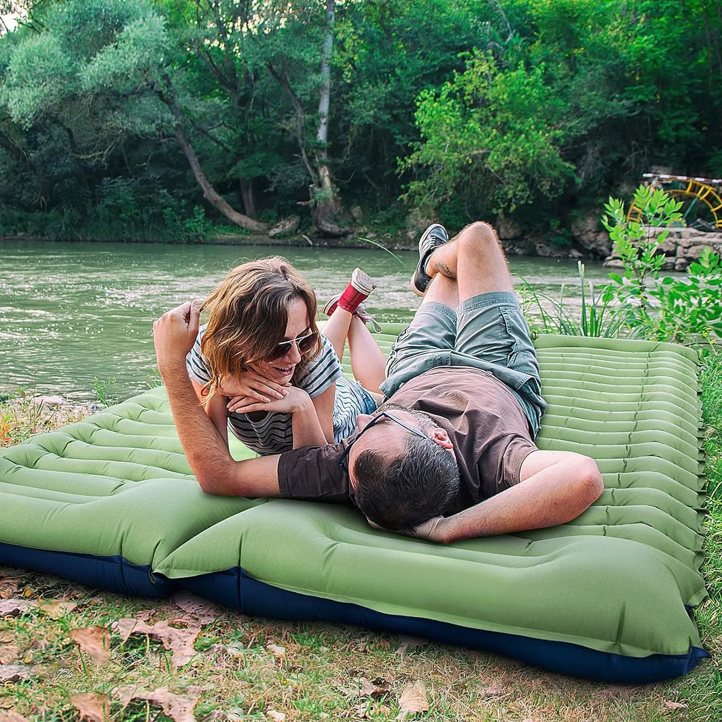 Outdoor 2 Persons Travel Bed Air Mat Double Sleeping Pad for Camping Self-Inflating Mat Sleeping Mattress with Pillow for Hiking