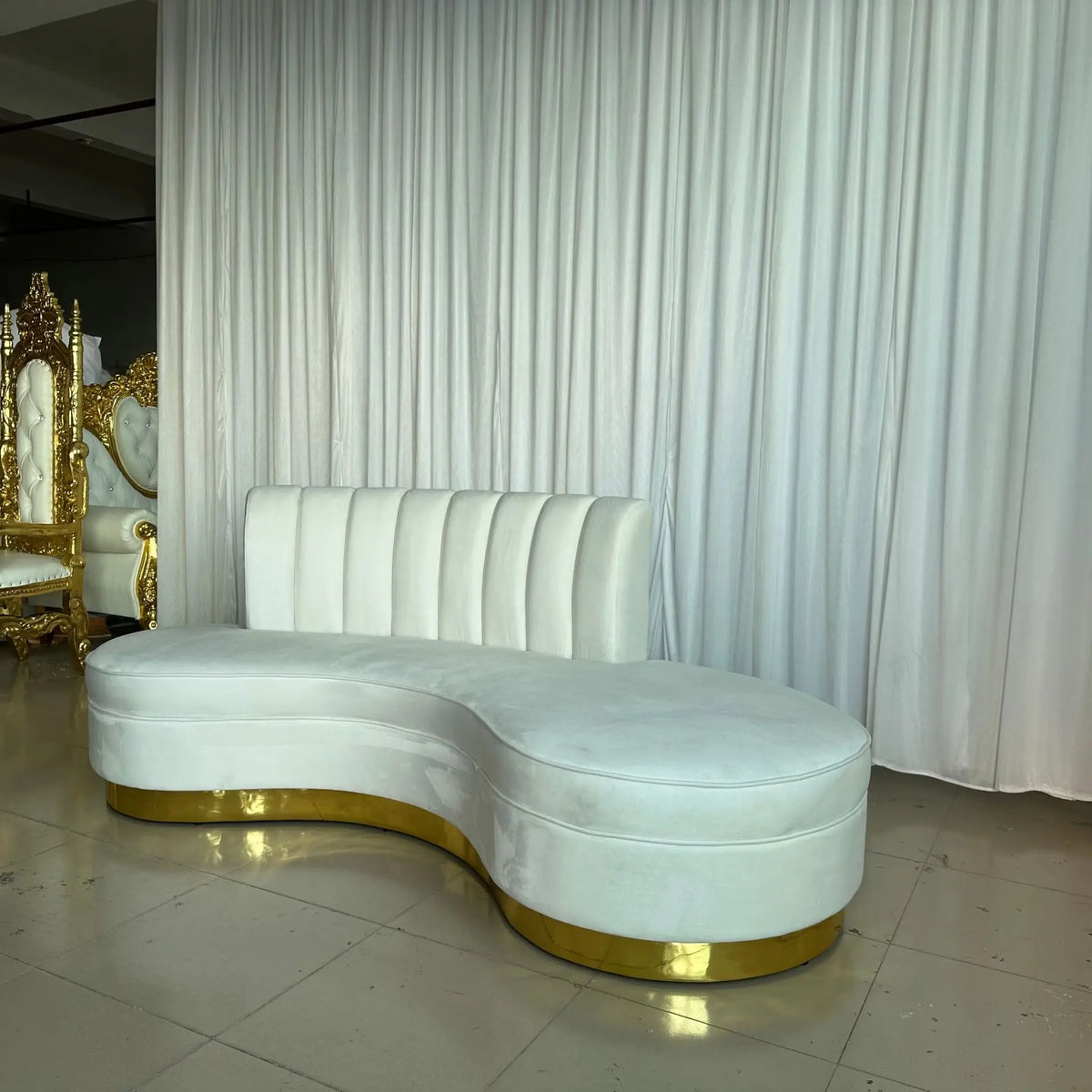 Light luxury flannel three-person sofa designer beauty salon clubhouse reception leisure modern curved sofa