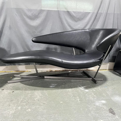 Manta FRP Leisure Batwing Shape Recliner Light Luxury Creative Strange Shape Chaise Longue