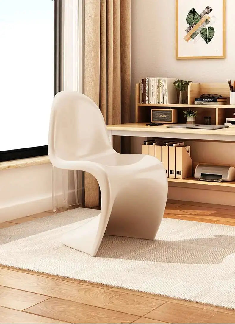 Nordic Plastic Dining Chairs Transparent Lazy Designer Ergonomic Dining Chairs Accent Desk Minimalist Muebles Acrylic Furniture