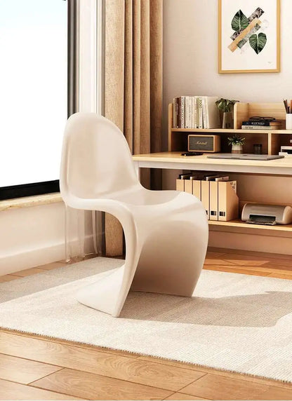 Nordic Plastic Dining Chairs Transparent Lazy Designer Ergonomic Dining Chairs Accent Desk Minimalist Muebles Acrylic Furniture