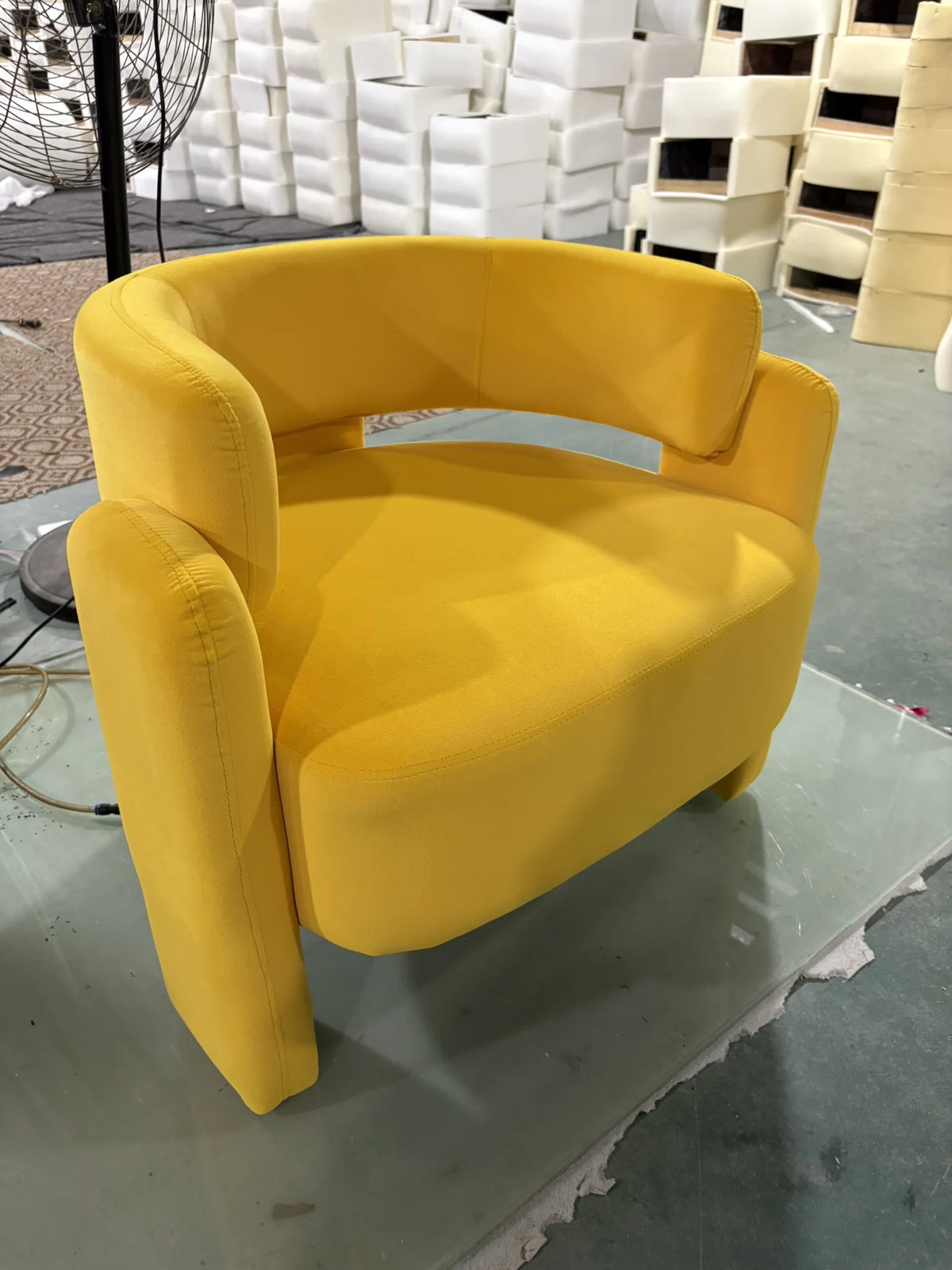 Nordic Chaise Loung Frosted Velvet Accent Chairs Curved Backrest Solid Wood Frame High Density Sponge Living Room Single Sofas