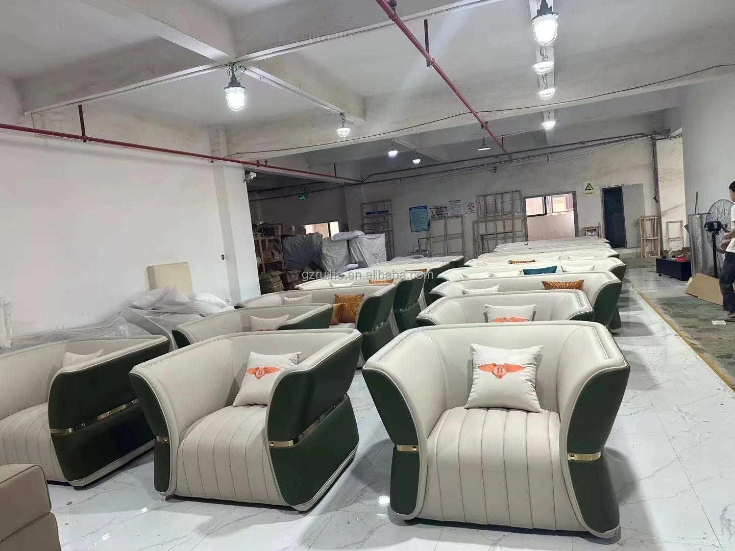 Light luxury sofa leather sofa luxury high-end new modern senior living room new Chinese European and American sofa