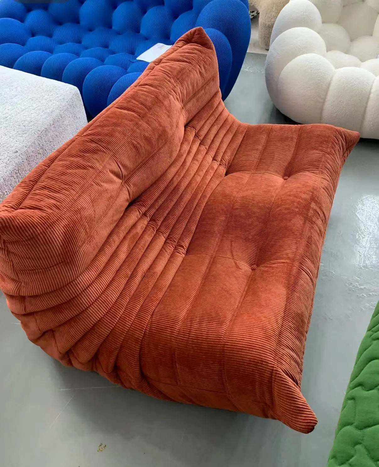 Two sofas, wife's favorite, daughter's favorite, the best seat for taking a shower, caterpillar sofa, luxury item Luxury has con