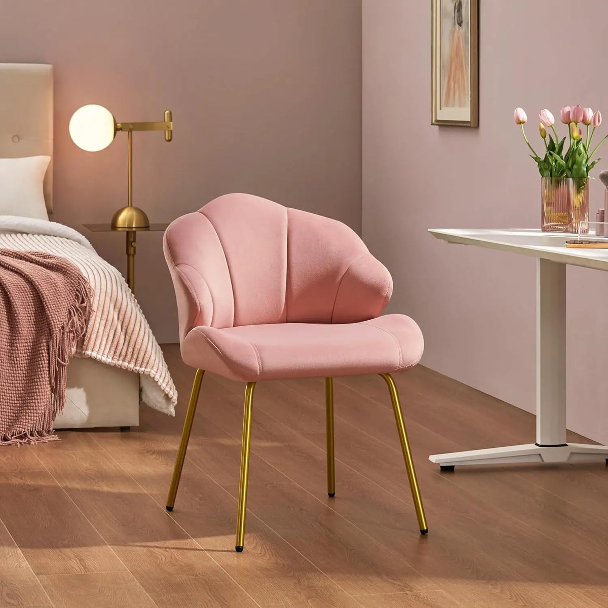 Velvet Accent Chair with Shell-Shaped Backrest, Modern Armchair with Gold Metal Legs for Dressing Room/Bedroom/Living Room