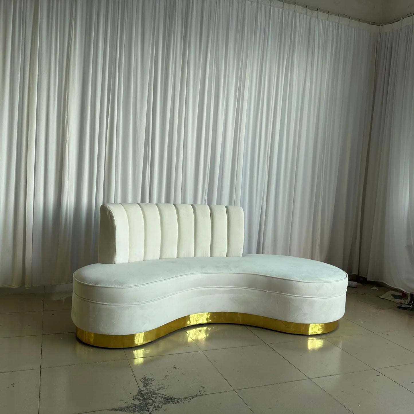 Light luxury flannel three-person sofa designer beauty salon clubhouse reception leisure modern curved sofa