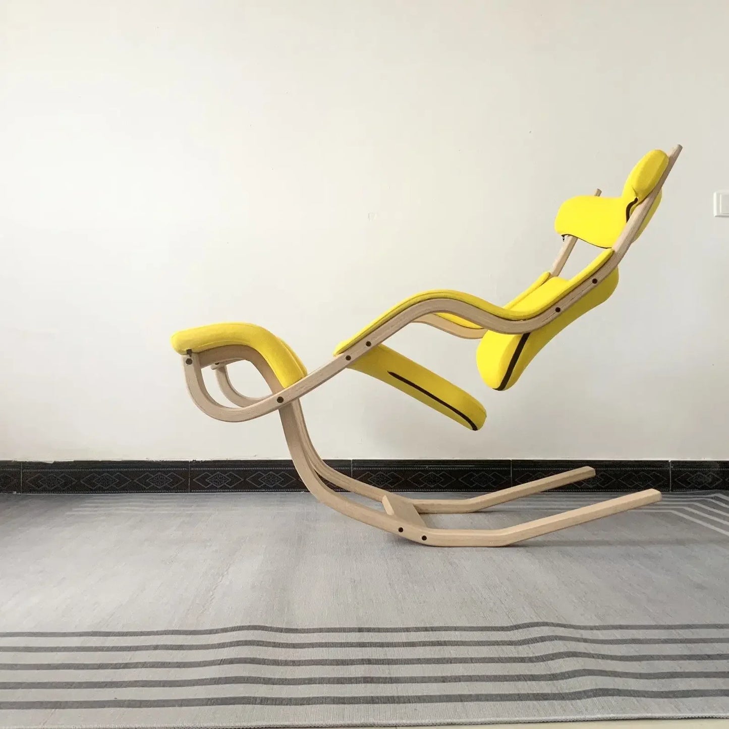 Gravity balance chair, European new living room bedroom multi-functional single sofa chair