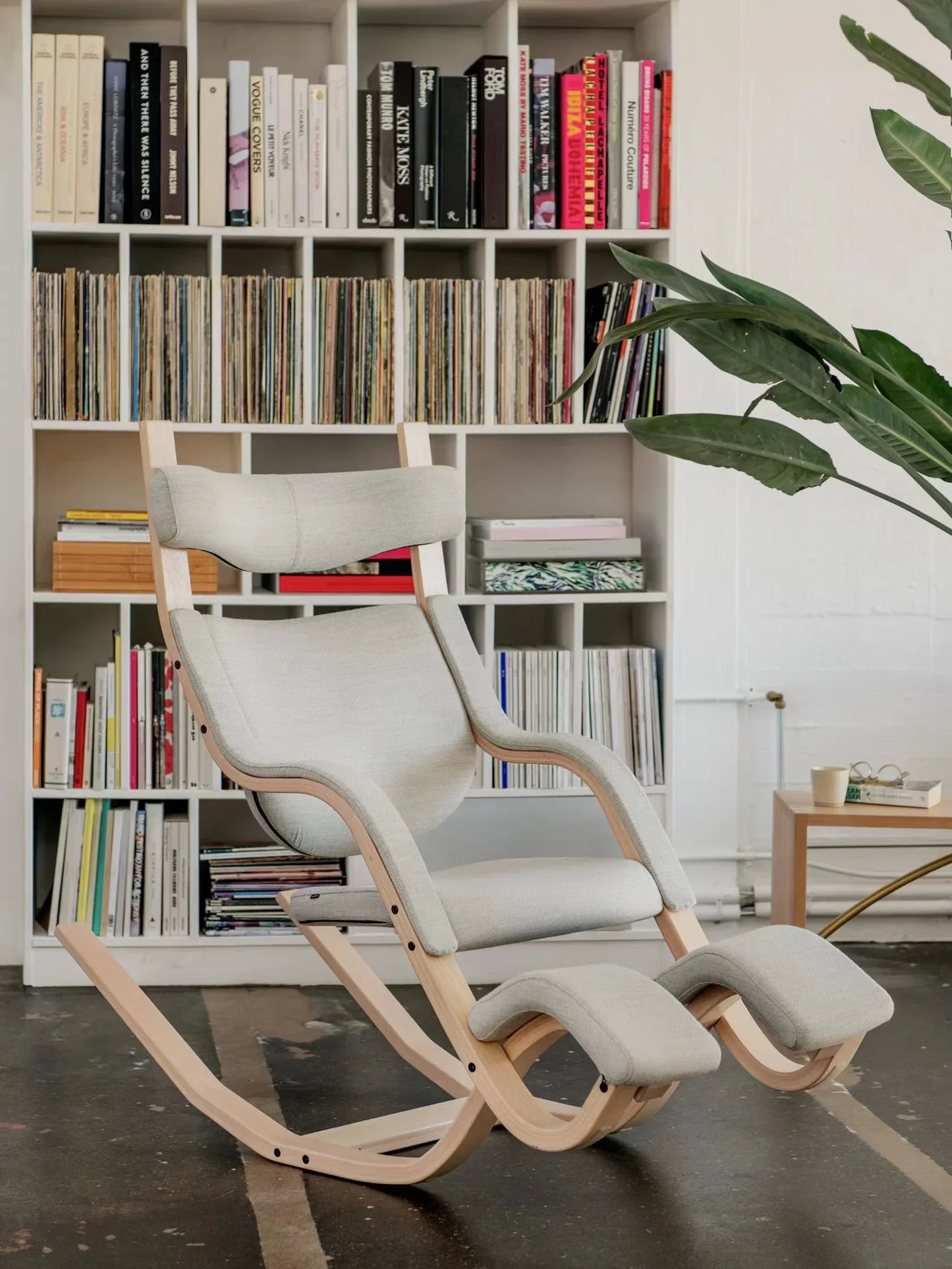 Gravity Balances Zero Gravity Suspension Multi functional Leisure Single Person Sofa Kneeling Correction