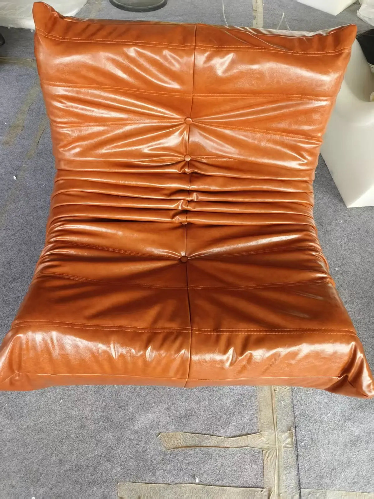 Super cool single seater caterpillar sofa, fashionable, luxurious, and grand, is a super good household decoration that is neede