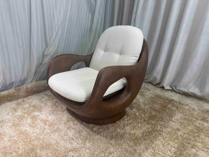 Aesthetic First Class Cabin Single Lounger Chair Reclining French Sun Lounge in Walnut Color Fibreglass Chair