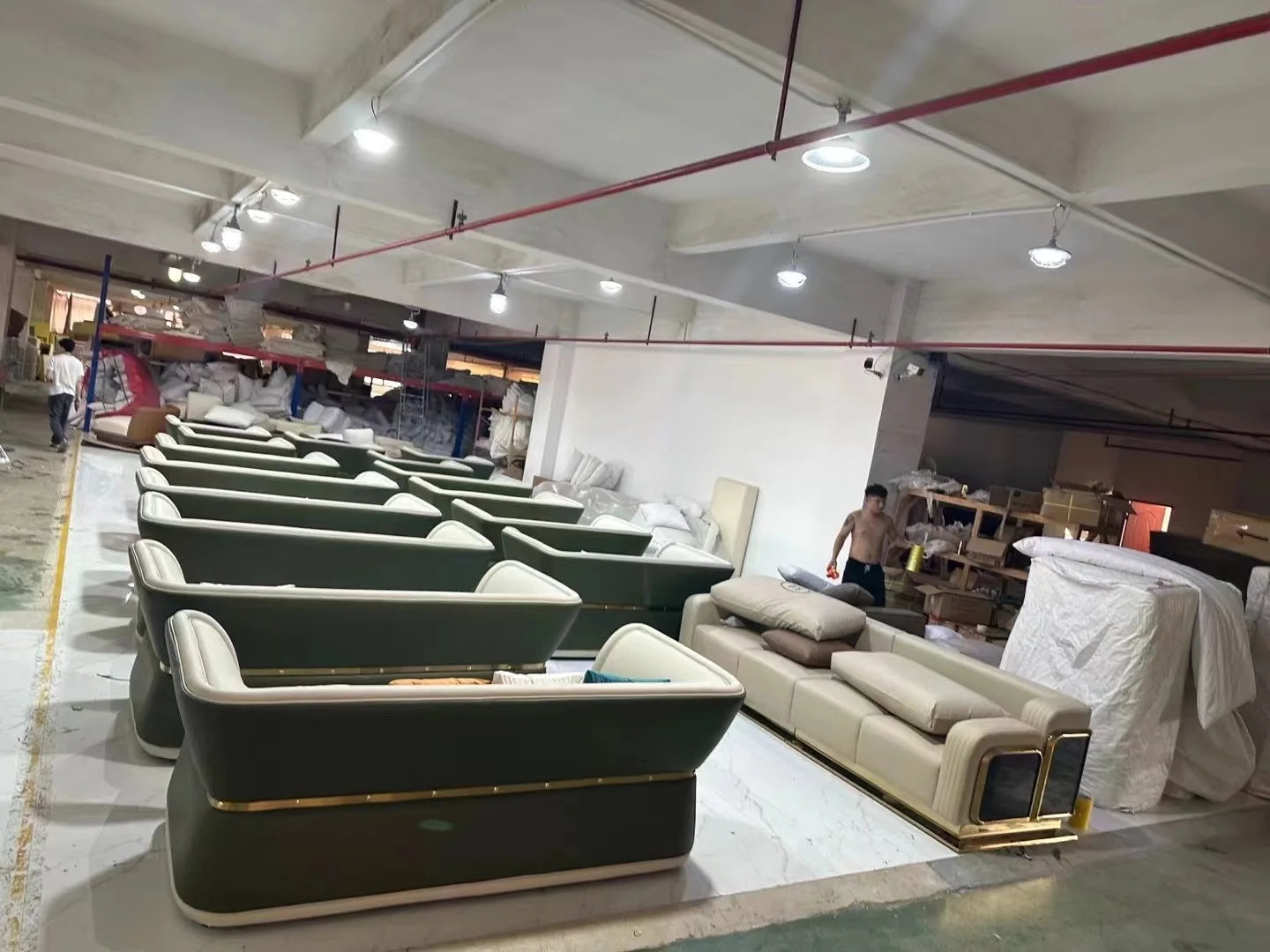 Light luxury sofa leather sofa luxury high-end new modern senior living room new Chinese European and American sofa