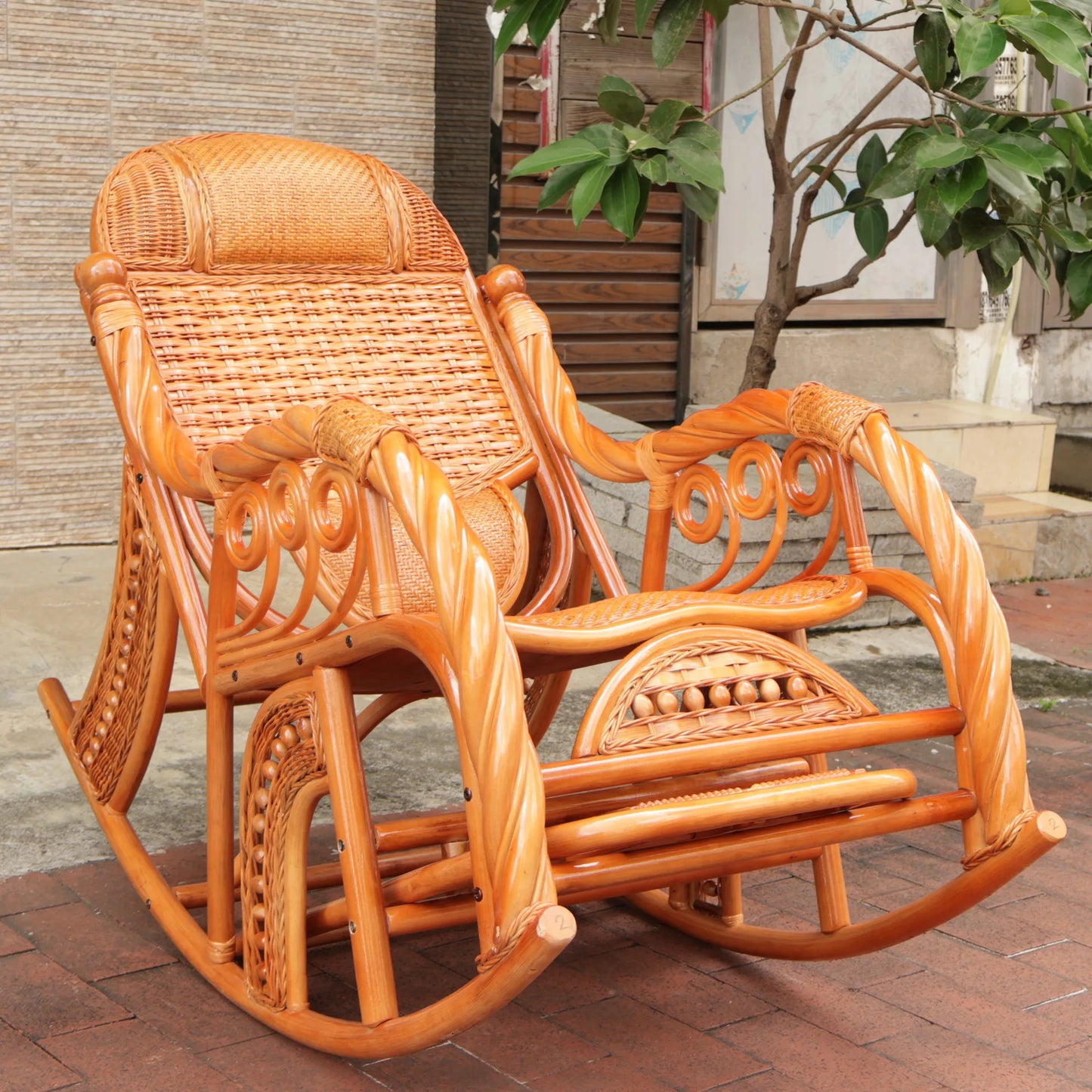 Manufacturers supply adult bedrooms, elderly rocking chairs, real rattan leisure balcony recliners