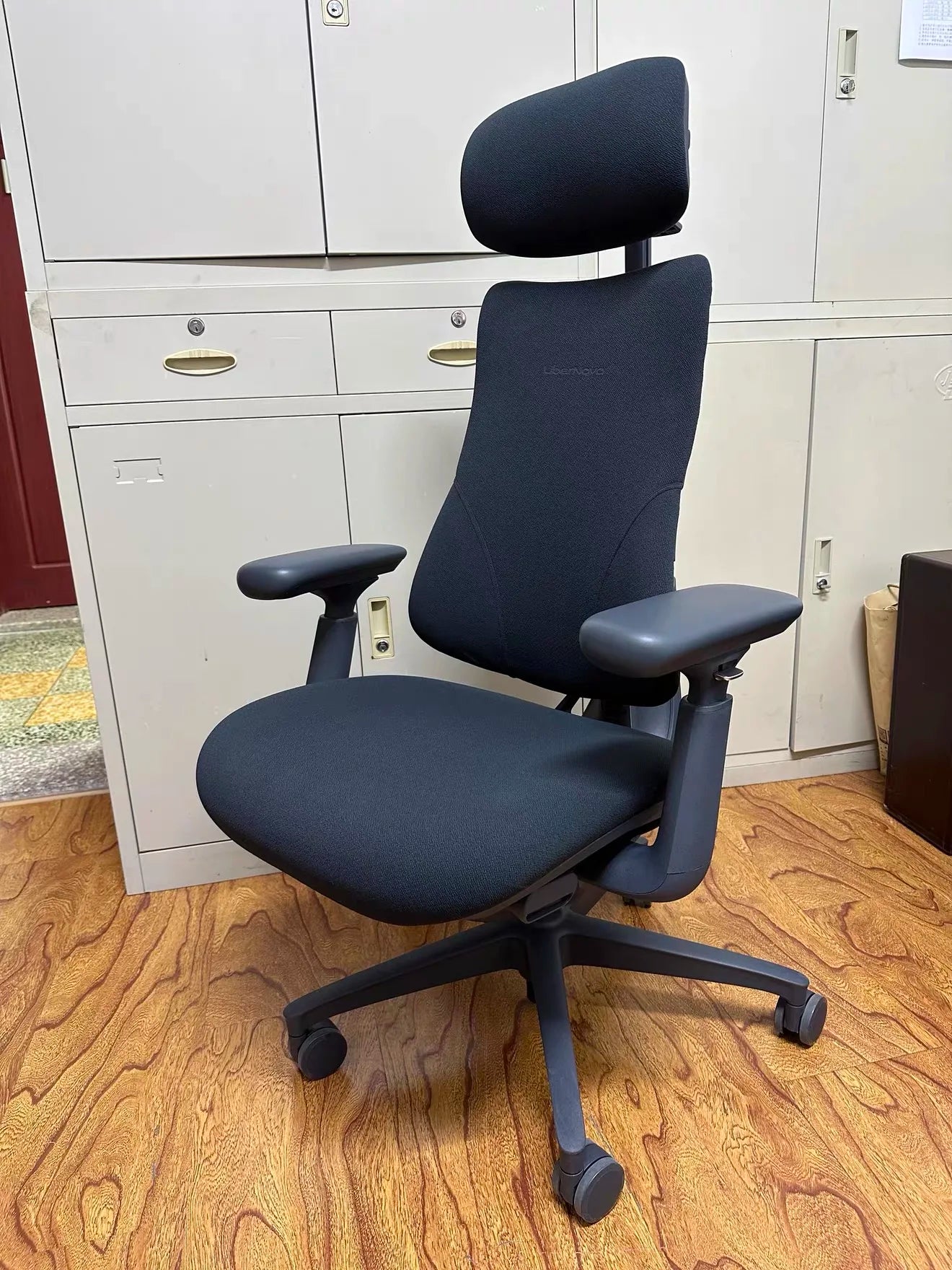 LiberNovo Omni Dynamic Ergonomic Adjustable Aluminum Alloy Electric Slide Office Swivel Chair Game Chair High Back Support
