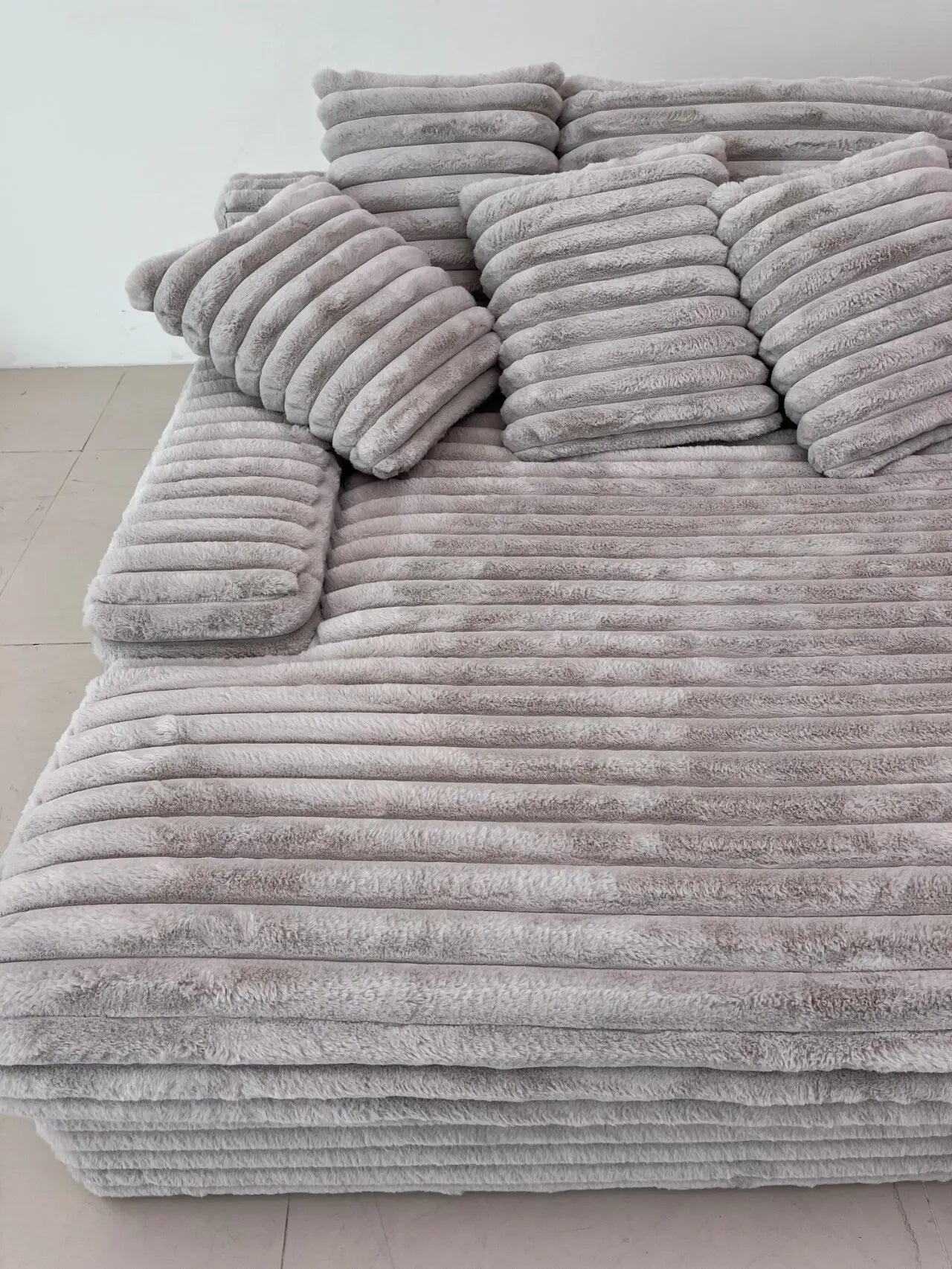 Nordic Cloud Lazy Sofa Thick Corduroy Texture Extra Wide Seat Depth Design Vacuum Compressed Packaging A Must-Have for Home