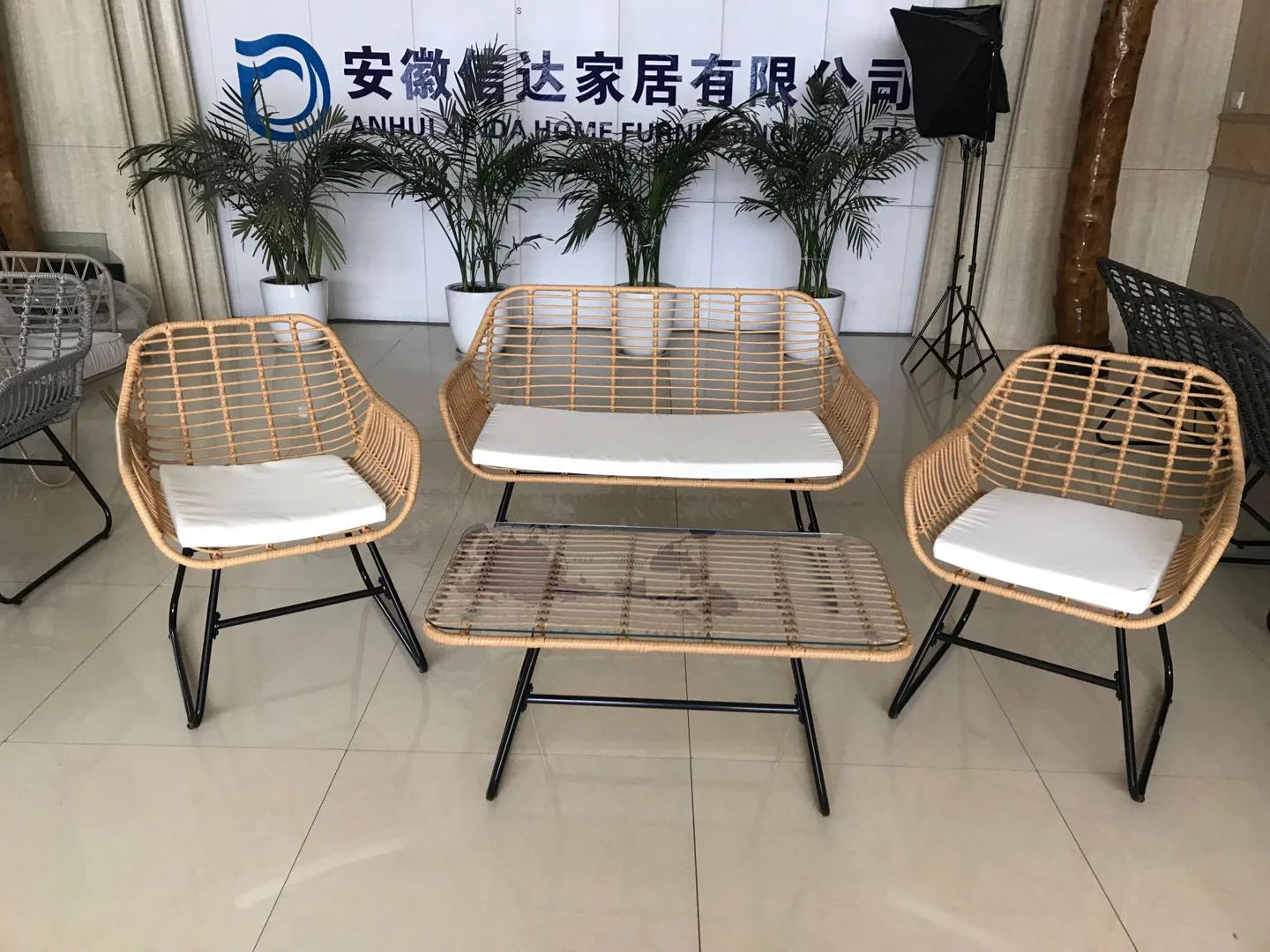 All-Weather 4pcs PE Rattan Sofa Set Luxury Modern Dining and Living Room for Courtyard School Outdoor Garden
