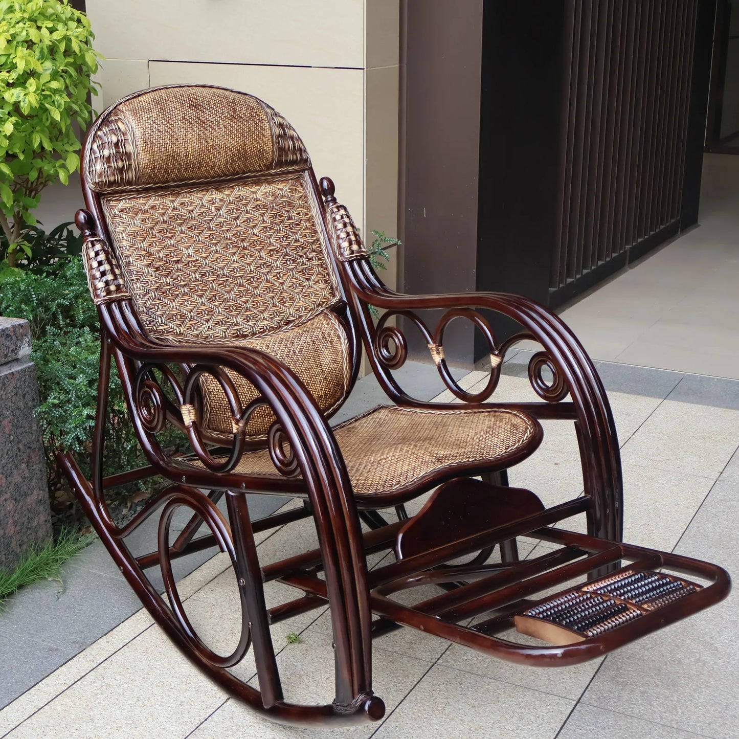 Manufacturers supply adult bedrooms, elderly rocking chairs, real rattan leisure balcony recliners