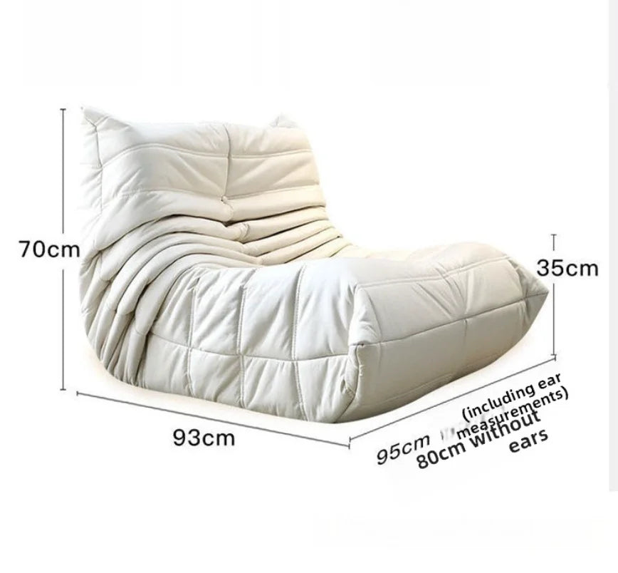 All the caterpillars you want are here. It's so comfortable to lie on the sofa after taking a shower. Everyone will fall in love