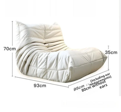 All the caterpillars you want are here. It's so comfortable to lie on the sofa after taking a shower. Everyone will fall in love