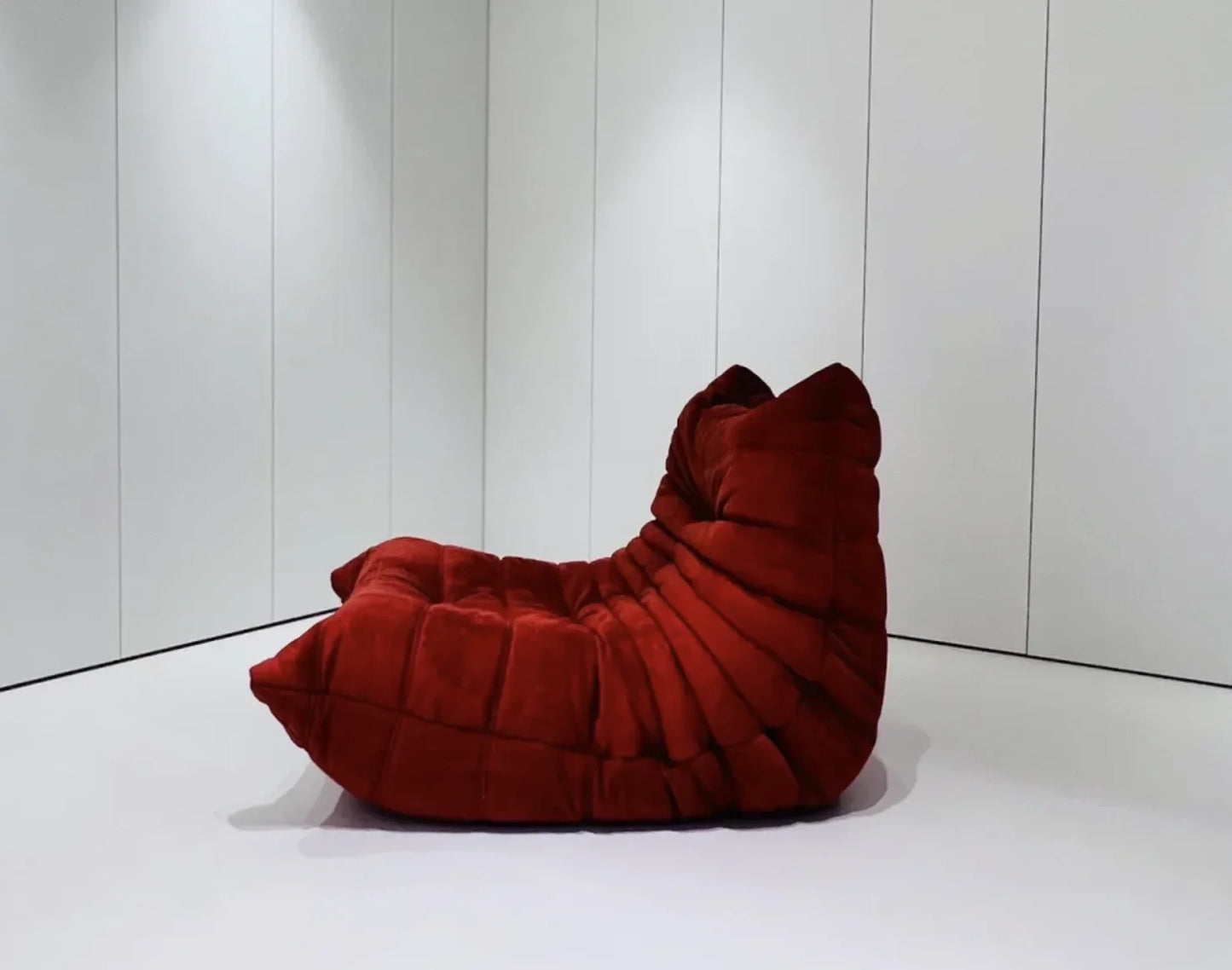 Single seat caterpillar sofa, stylish and luxurious, suitable for use in living rooms, bedrooms, hotels, and shopping malls