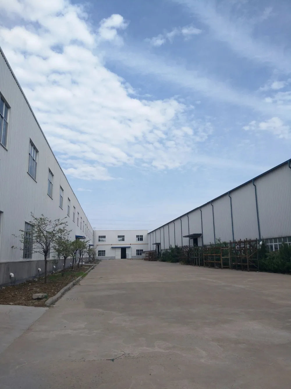 Cast Aluminum Outdoor Furniture Outdoor Bench in Garden