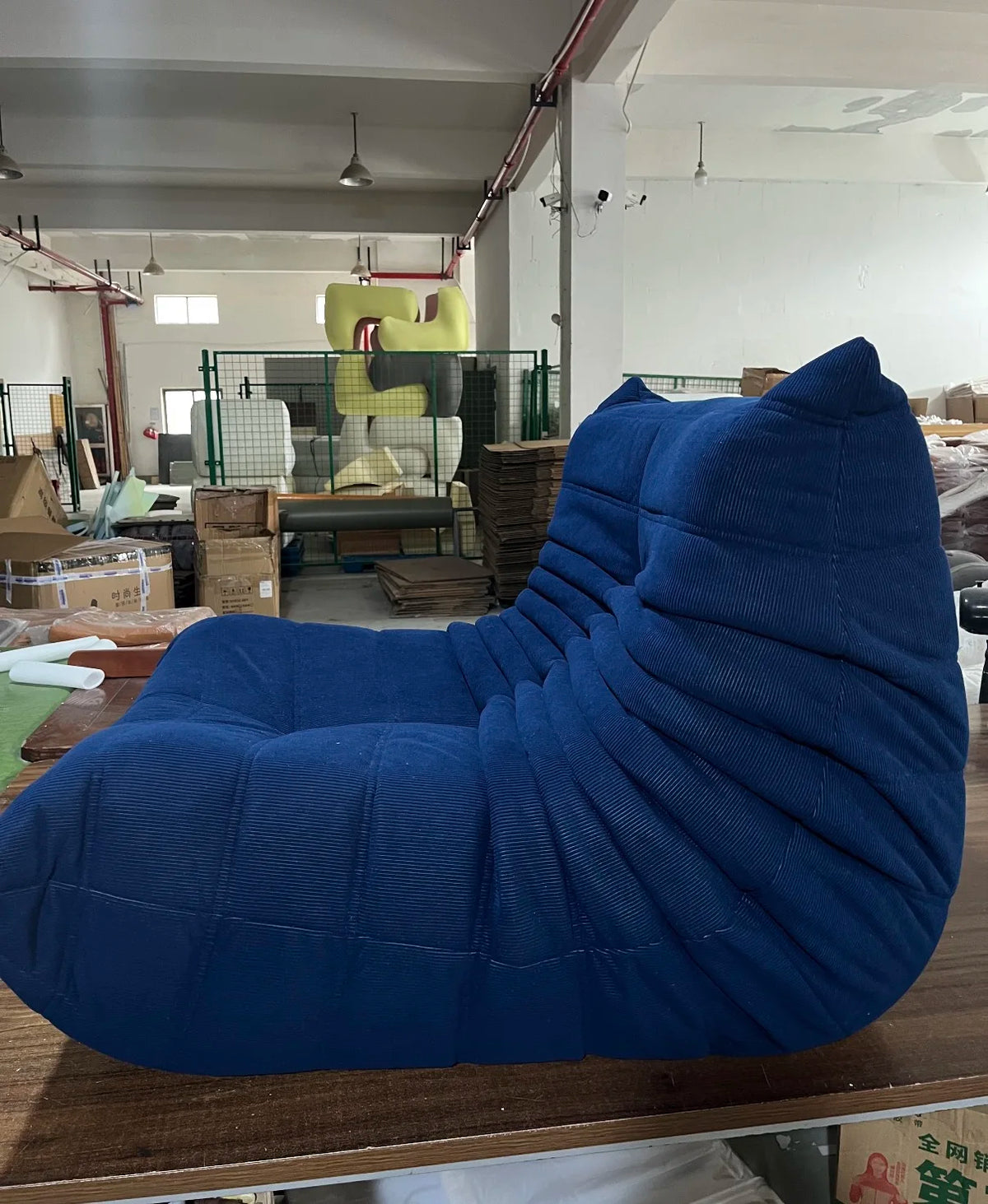 All the caterpillars you want are here. It's so comfortable to lie on the sofa after taking a shower. Everyone will fall in love