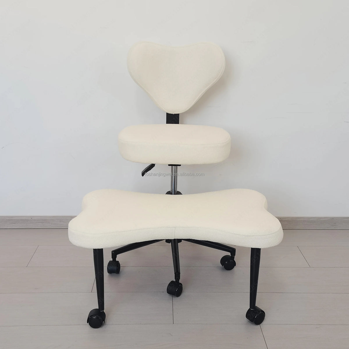 Modern comfortable cross-legged lazy chair squatting computer seat, suitable for long-term sitting in dormitories and offices