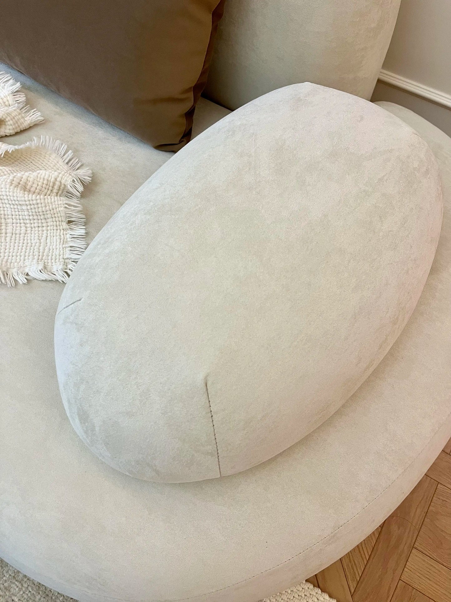 Aesthetics Designer Sofa Unusual Light Luxury Adult Trendy Room Decor Sofas Curved Lounge Comfortable Muebles Home Furniture