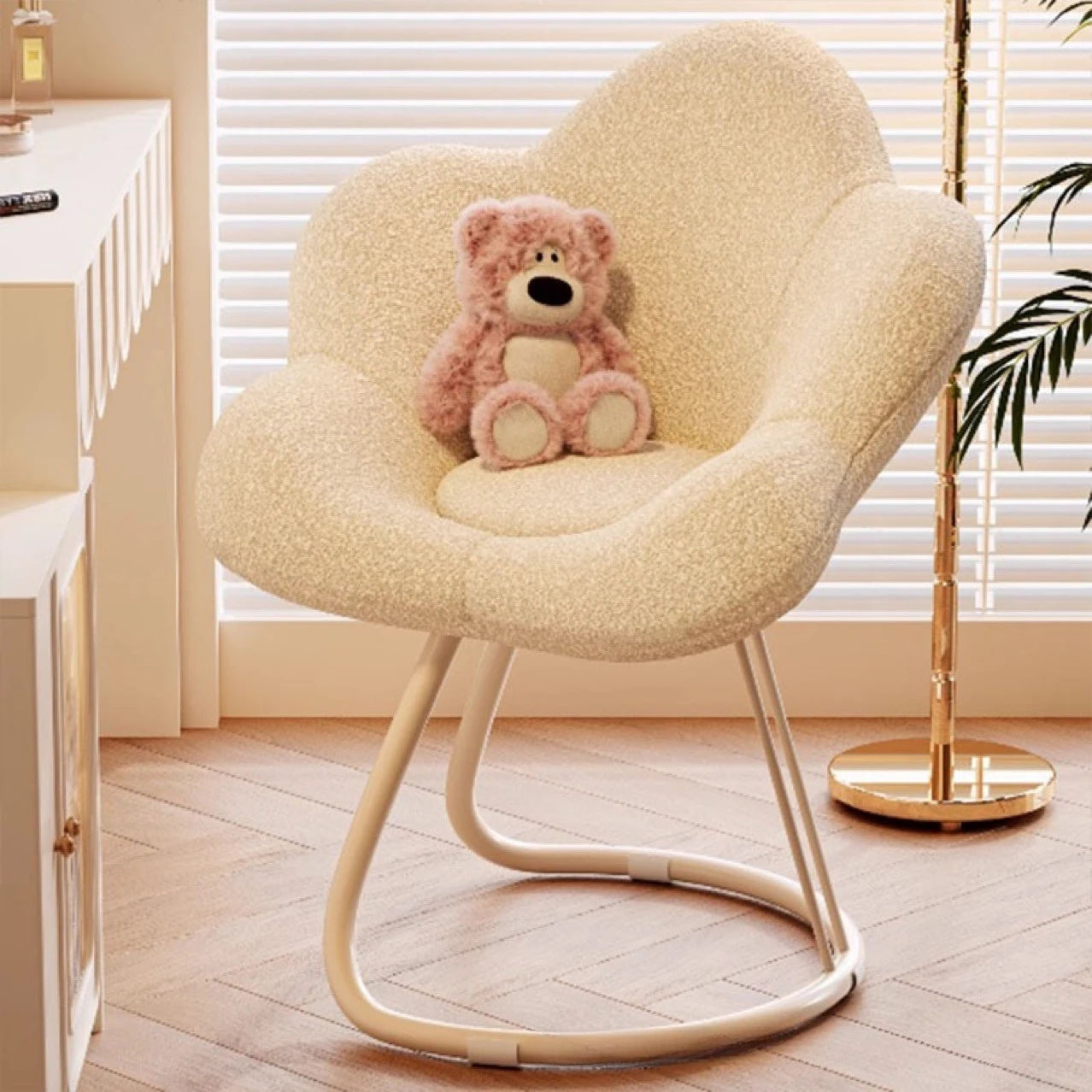 Durable Carbon Steel Upholstered Stool INS Style Leisure Petal Chair Romantic Cream Makeup Stool Rotating Nail Art Beauty Chair