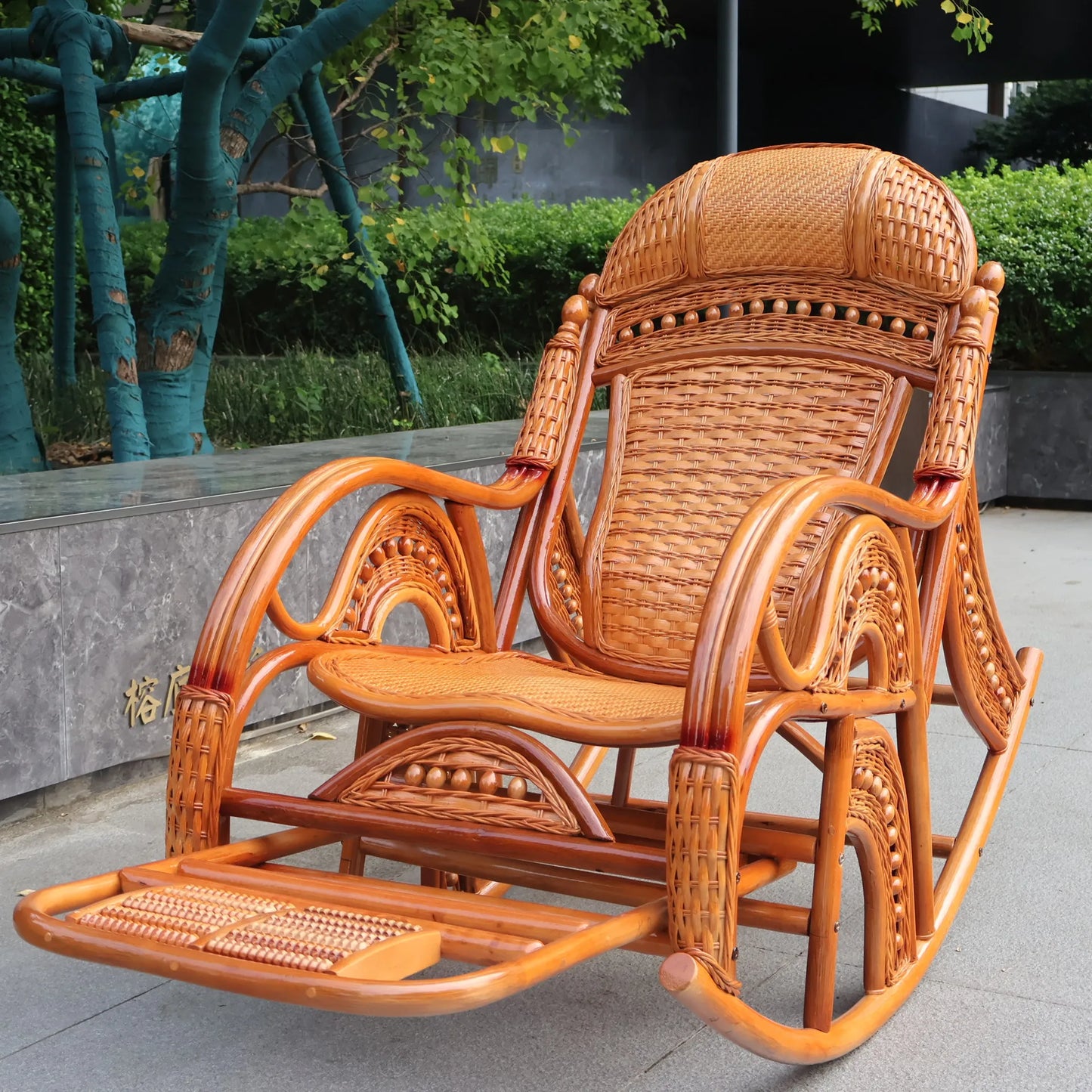 Manufacturers supply adult bedrooms, elderly rocking chairs, real rattan leisure balcony recliners
