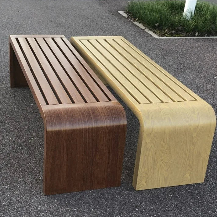 Banc carré en bois rayé et fer pour loisirs publics en plein air, jardin, cour, patio, salle de sport ou centre commercial, rangée de courses