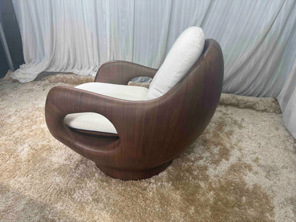 Aesthetic First Class Cabin Single Lounger Chair Reclining French Sun Lounge in Walnut Color Fibreglass Chair
