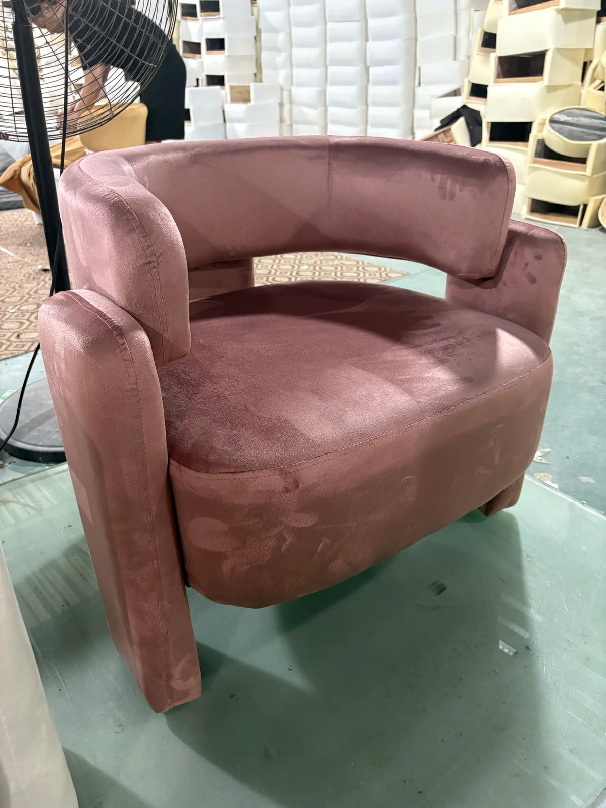 Nordic Chaise Loung Frosted Velvet Accent Chairs Curved Backrest Solid Wood Frame High Density Sponge Living Room Single Sofas