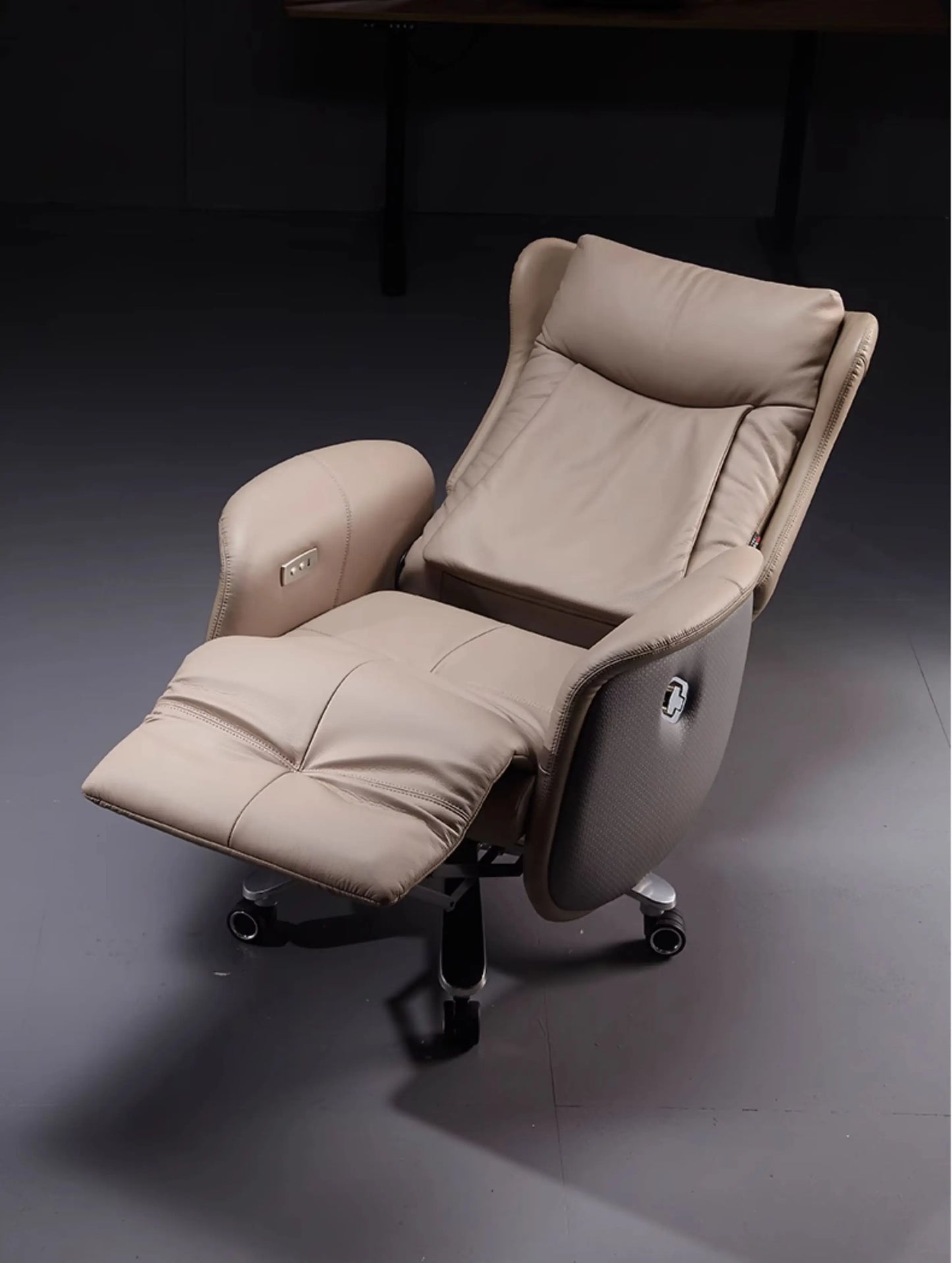 Computer Armchair Solid Wood Frame Furniture 7-Point Vibrating Ergonomic Chair With Wheels Electric Footrest Office Gamer