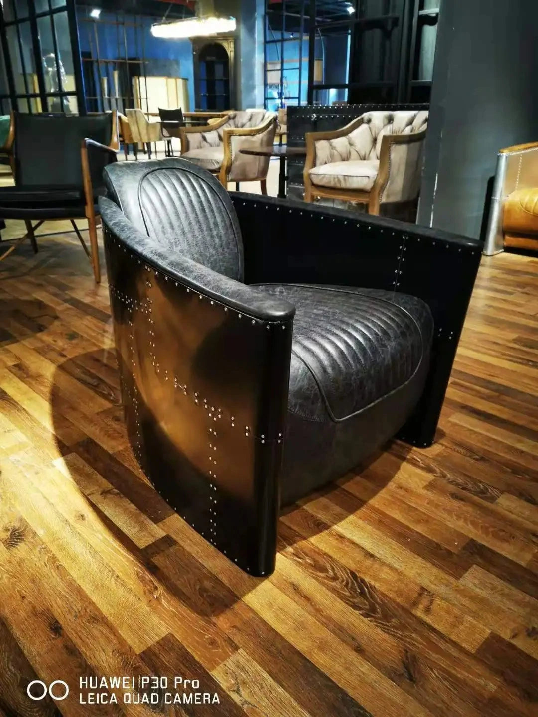 American Vintage Distressed Leather Armchair Hotel Sofa Accent Chair Aluminium Armrest Loft Aviation Chairs Aviation Furniture