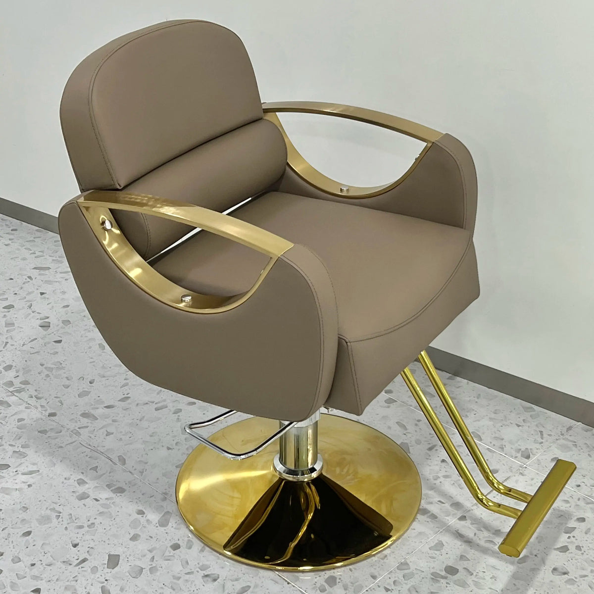 Shop Modern Barber Chair Design Nordic Luxury Chic Barber Chair Slim Style Krzesło Fryzjerskie Salon Furniture
