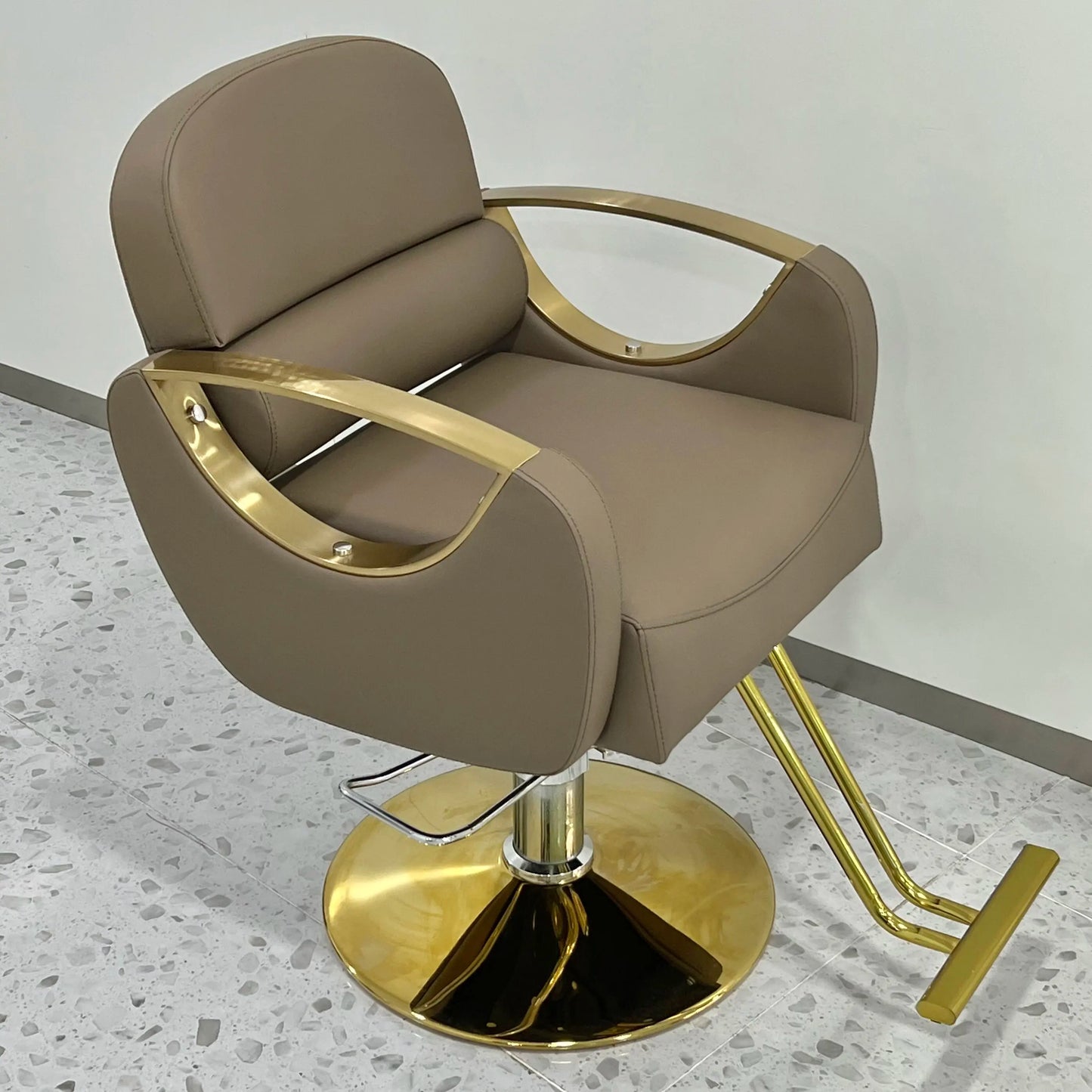 Shop Modern Barber Chair Design Nordic Luxury Chic Barber Chair Slim Style Krzesło Fryzjerskie Salon Furniture