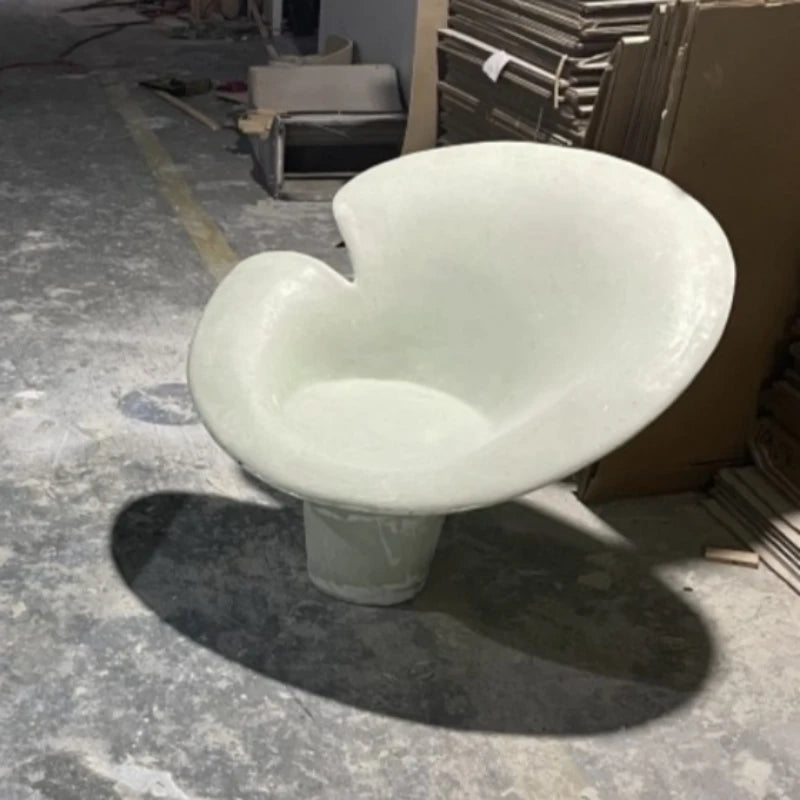 Minimalist designer fiberglass special-shaped calla lily flower chair model room living room lobby reception leisure sofa