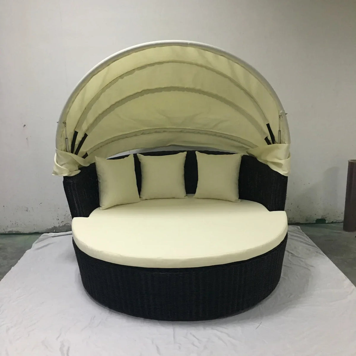 Outdoor courtyard Balcony Terrace Leisure lazy rattan sofa combination circular bed with canopy split round