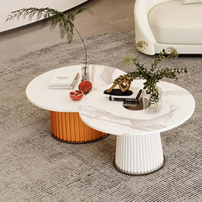 Canapé incurvé de forme spéciale crème vent, célébrité d'internet, magasin de vêtements irrégulier pour femmes, salon de beauté, zone de repos, canapé de réception