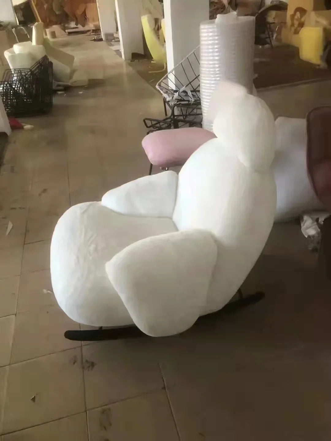 Large Rocking Living Room Chair Recliner White Comfortable Modern Chair Nordic Luxury Fluffy Mecedoras De Adultos Home Furniture
